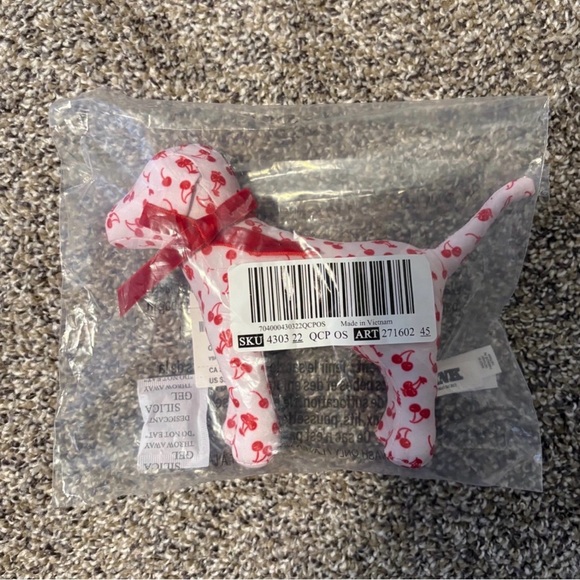 NWT Victoria’s Secret 2026 PINK Valentine’s Mini Dog "Galentine's Day" Plush - Picture 2 of 3